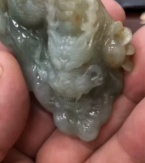 ?闲置翡翠 缅甸天然翡翠a货 一个雕工非常...