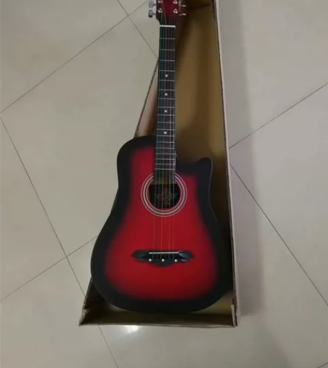 出38寸吉他 颜色：化红色  日落色的颜色...
