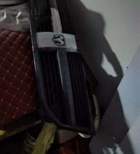 11款酷威中网，11款保险总成，发动机护板...