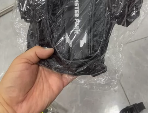 怪兽公园腿包，朋友赠送，用不到，50元处理...