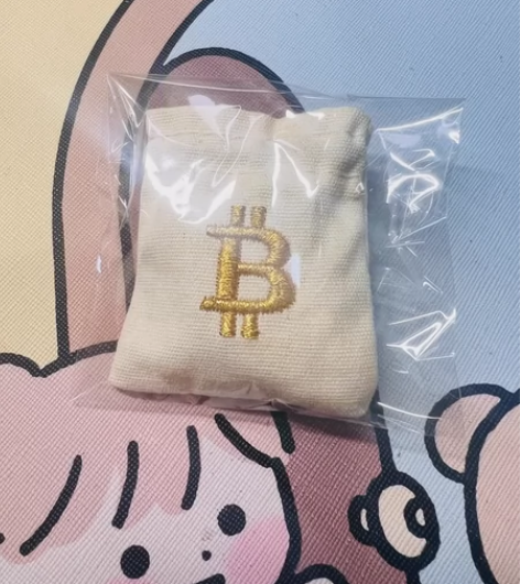 Zuru 钱袋子带五个币 无暇 标价包邮出...