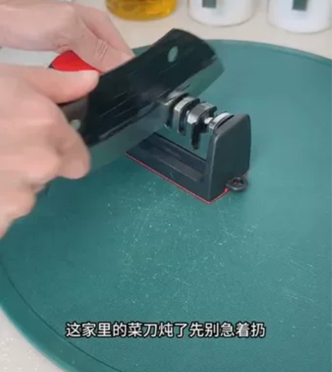 【清仓包邮】磨刀器家用多功能磨刀石三段式快...