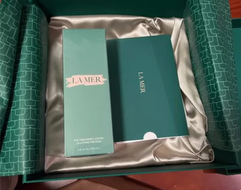 海蓝之谜精粹水150ml 朋友送的生日礼物...