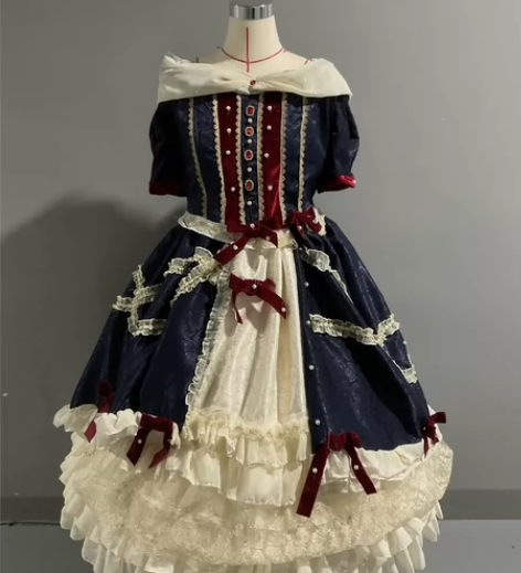 舞台服装设计作业，工艺作业 可以小个子拍照...