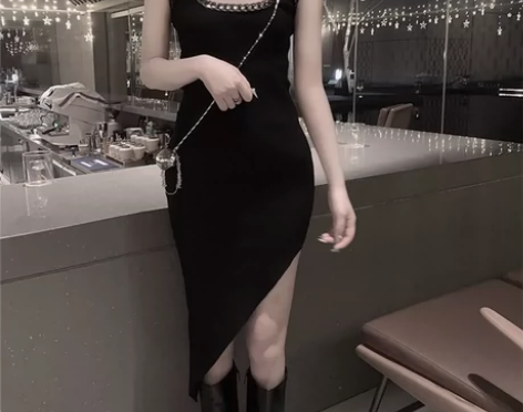 穿过一次，s码，小众设计感不对称背心裙子针...