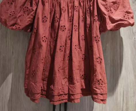 【淑时尚】专柜正品 设计感百搭方领减龄纯棉...