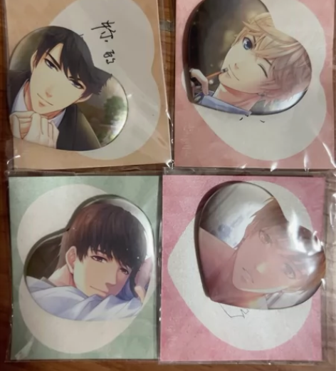 恋与制作人徽章 爱心徽章 异型徽章 四人各...