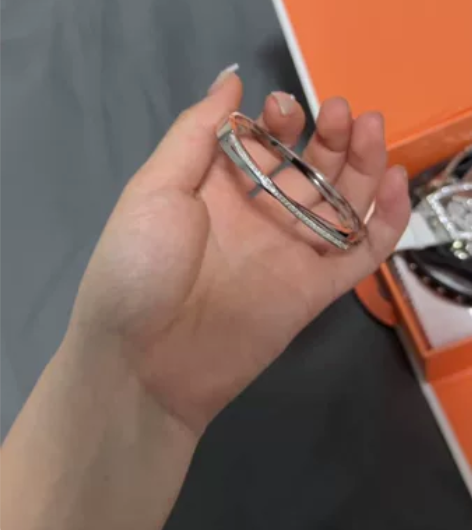 Davena蒂玮娜手镯 正品全新 从未带过...