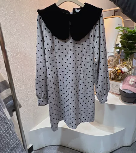 丝绒波点娃娃领连衣裙 全新m码 当初买的时...