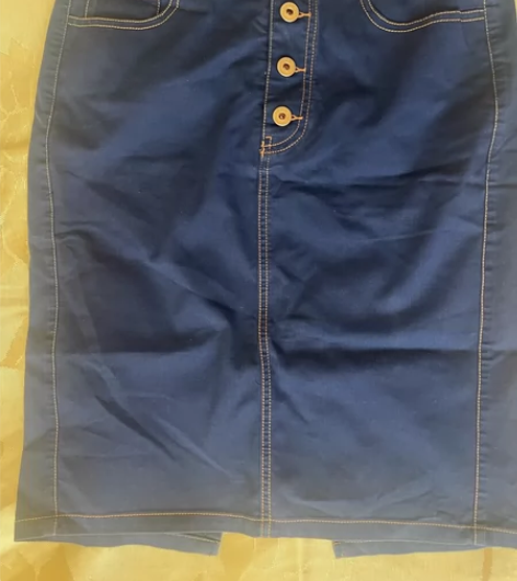 牛仔色过膝包臀裙，后面开衩，修身款，中裙 ...