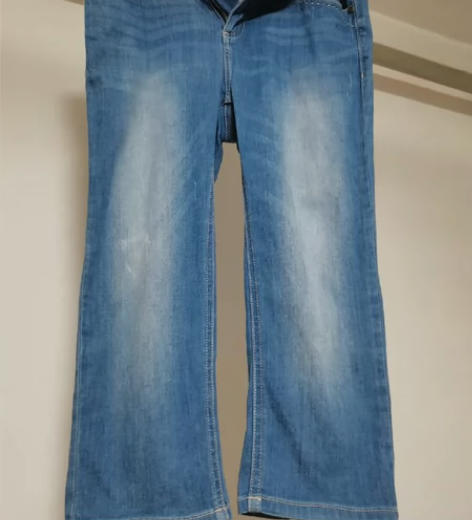 鸿星尔克七分牛仔裤女29码,码略偏小。 裤...