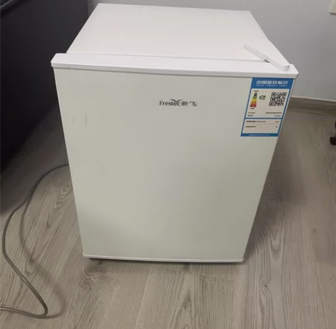 新飞小型冰箱，型号BC-55HC，8成新。...